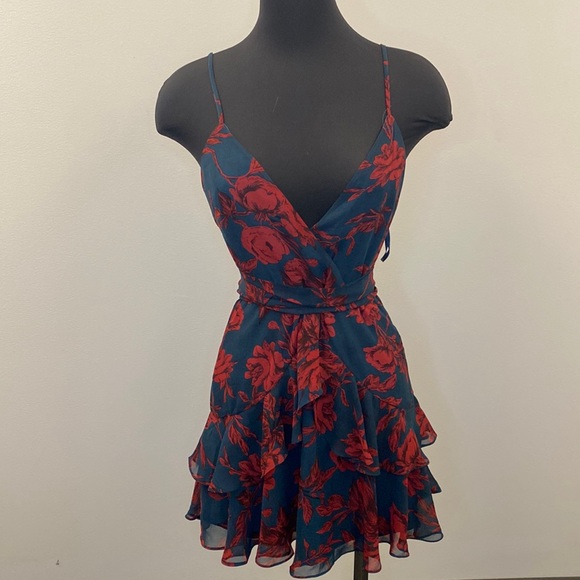 NWOT KERRY LAYERED RUFFLE CAMI STRAP DRESS FOREST GREEN/RED Small / 8 - Picture 2 of 15